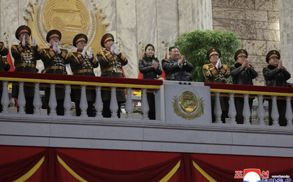 Ảnh hiếm về con gái lãnh đạo Kim Jong-un tại cuộc duyệt binh của Triều Tiên
