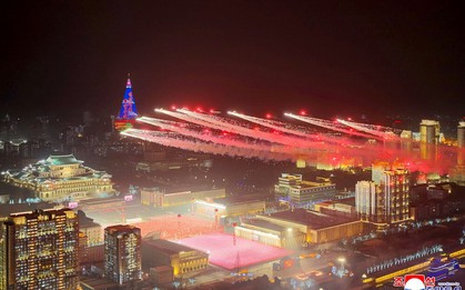 Hình ảnh duyệt binh hoành tráng hiếm thấy của quân đội Triều Tiên