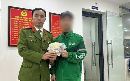 Nhận thông tin loạt tiền mặt cùng giấy tờ nằm chơ vơ ở khu vực Hồ Hoàn Kiếm, công an dùng nhiều biện pháp nghiệp vụ xác minh