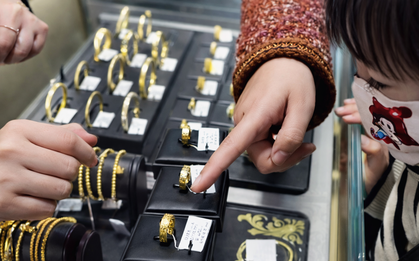 Bé gái 11 tuổi trộm vàng của nhà đi bán được 60 triệu, gia đình yêu cầu hoàn trả thì cửa hàng cho biết: "Đã nấu chảy một phần"