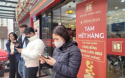 Đổ xô xếp hàng mua vàng, bạc