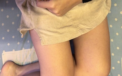 Ngứa vùng kín suốt 1 tháng, cô gái trẻ đi khám bác sĩ lắc đầu: "Việc này không thể quá tùy tiện..."