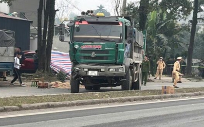 Cán bộ CSGT bị ô tô đâm tử vong khi làm nhiệm vụ