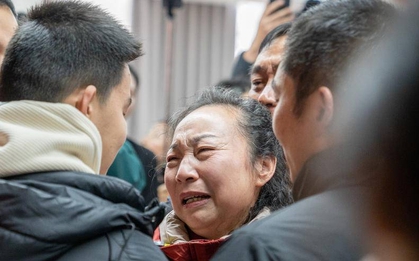 1 lần đưa con đi mua sắm Tết, cặp cha mẹ vướng phải bi kịch kéo dài suốt 37 năm: Cái kết mới là điều không ai ngờ!