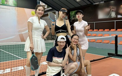 Minh Hằng khoe visual trắng phát sáng, "cày việc" 25 tiếng liên tục vẫn phải ra sân pickleball "đọ trình" cùng Ngọc Trinh
