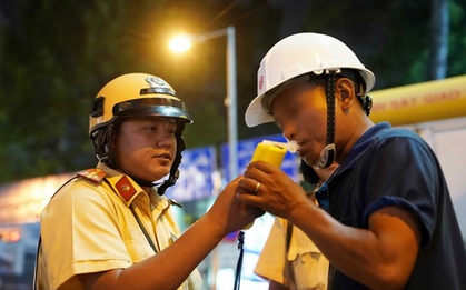 Sau khi uống rượu bia, đi bộ về nhà vẫn có thể bị phạt tiền?