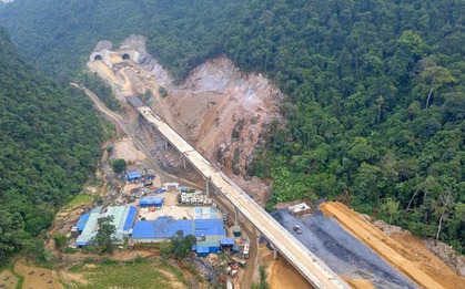 Phát hiện hiện tượng đặc biệt khi thi công cao tốc nối Lạng Sơn - Cao Bằng, 3.000 người Việt Nam quyết bám trụ, xuất hiện kỳ tích lớn
