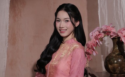 Hoa khôi bóng chuyền Nguyễn Thị Phương hoá nàng thơ, diện áo dài xinh đẹp dịu dàng đón Tết