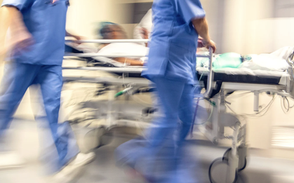 Cứu sống mẹ con du khách Nga bị tai nạn nguy kịch