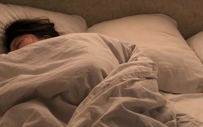 Người đàn ông mắc ung thư phổi giai đoạn cuối dù không hút thuốc, uống rượu, thủ phạm đến từ 3 thói quen nhiều người mắc trong phòng ngủ