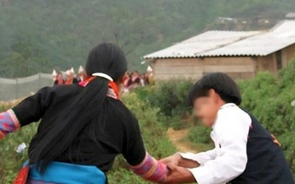Thông tin mới vụ 2 nữ sinh lớp 8 lấy chồng theo tập tục “bắt vợ”