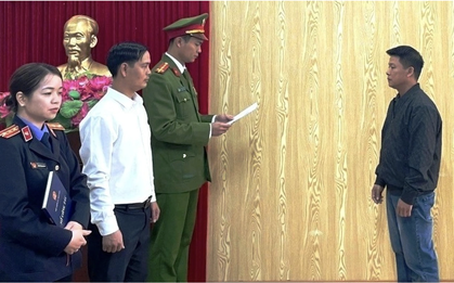 Bắt đối tượng pha nước lã với 1,5 tấn axit axetic để tạo ra giấm ăn: Quy mô sản xuất cả triệu lít