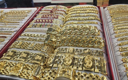 Cuối ngày 10-3, giá vàng miếng SJC và vàng nhẫn tiếp tục tăng mạnh