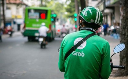 Giá xăng dầu biến động, Grab hỗ trợ tài xế ra sao?