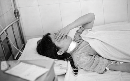 Nữ sinh 20 tuổi đau cổ, đi khám phát hiện ung thư dạ dày đã di căn toàn thân: Đừng bỏ qua dấu hiệu này