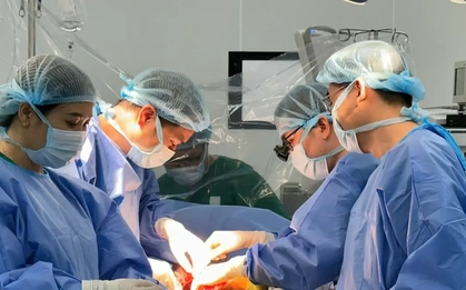Phâu thuật cứu sống bệnh nhân có khối u gan ở vị trí 'tử thần'