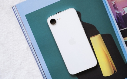 Mở hộp iPhone 17e đầu tiên tại Việt Nam: Màu trắng nổi bật, cấu hình mạnh với chip A19