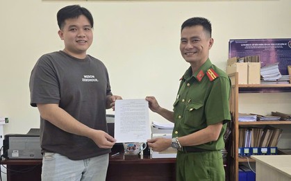 Bất ngờ nhận 1.298.000.000 đồng từ tài khoản lạ, thanh niên TP.HCM lập tức trình báo công an