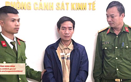 Sau 18 năm "ôm" 900 triệu đồng bỏ trốn, người đàn ông tới công an đầu thú