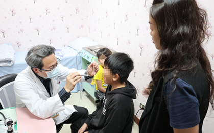 Một gia đình 8 người cùng nhiễm ''vi khuẩn ăn thịt người'', tỷ lệ tử vong có thể tới 50%: Bác sĩ cảnh báo dấu hiệu đau này không nên xem nhẹ