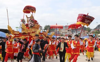 Người Lạng Sơn dọn nhà, sắp cỗ, mời du khách ăn ở miễn phí