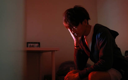 "Bố mẹ đã huỷ hoại tương lai tôi": Tâm sự của chàng trai 23 tuổi khiến hàng ngàn phụ huynh suy ngẫm