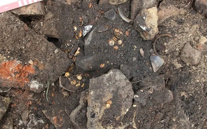 Đào móng nhà, phát hiện "kho báu" bằng vàng quý giá