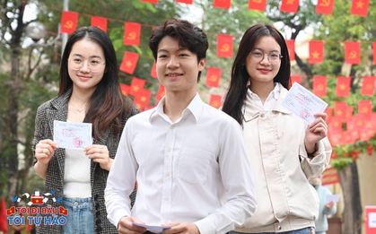 18 tuổi lần đầu đi bầu cử: Dậy từ 5h sáng vì hồi hộp, thấy bản thân "trưởng thành trong chớp mắt"