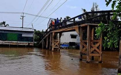 Truy tìm người đàn ông bỏ lại xe máy rồi nhảy cầu tại Đồng Tháp