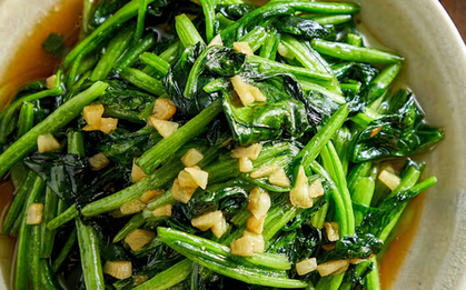 Loại rau được ví như "mỹ phẩm tự nhiên", giúp da sáng, giảm tàn nhang, dưỡng tóc đen và bóng hơn, chợ Việt bán rất rẻ