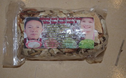 Khởi tố 2 vụ bán “thuốc nam gia truyền” chưa được cấp phép trên mạng xã hội: Hơn 2.000 sản phẩm trôi nổi đã đến tay người dân