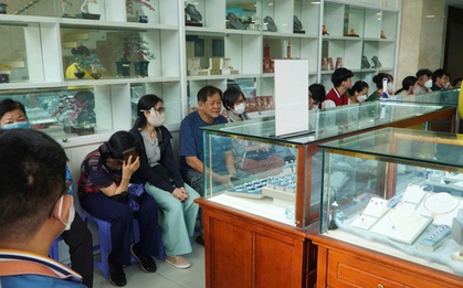 Tối 19-3, giá vàng, bạc chưa ngừng đà lao dốc không phanh