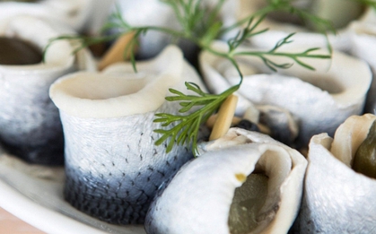 Rẻ hơn hẳn cá hồi, đây là loại cá được Mỹ đánh giá "tốt nhất thế giới", nhỏ nhưng cực giàu omega-3: Người Việt rất hay ăn