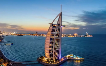 Hé lộ về khách sạn dành cho giới siêu giàu vừa bốc cháy ở Dubai