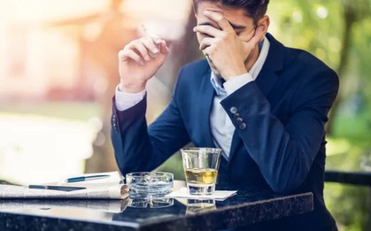 Nhiều tiền nhưng vẫn bị xa lánh: 8 thói quen EQ thấp khiến mọi mối quan hệ đều bế tắc