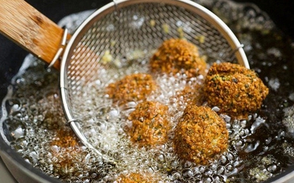 Không phải thịt mỡ, đây mới là “vua cholesterol” với hàm lượng cao gấp 25 lần, ăn nhiều cực hại mạch máu