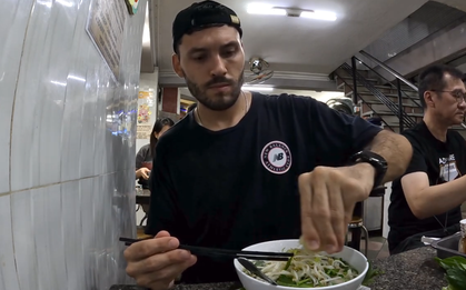 Khách Tây tự tin đi ăn quán Việt bằng tiếng Việt: Món đầu gọi sai tên, món thứ hai khiến nhân viên phục vụ "sốc"