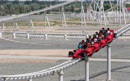 Người đàn ông trung niên xuất huyết não sau khi chơi tàu lượn siêu tốc