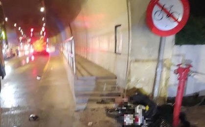 Tông vào lan can cửa hầm đường bộ trên quốc lộ ở Huế, 2 người đi xe máy tử nạn