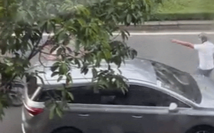 Công an TPHCM khởi tố 2 người đi xe máy đánh tài xế ô tô