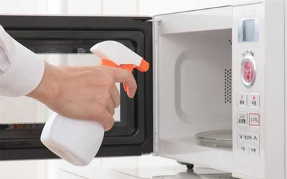 Mẹo vệ sinh lò vi sóng cực hiệu quả, lò bẩn cỡ nào cũng sạch bong