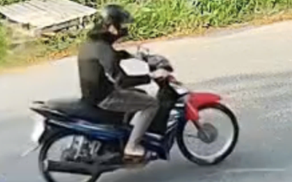 Cùng chồng đuổi theo kẻ giật dây chuyền, người phụ nữ tử vong thương tâm