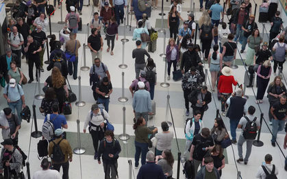 Nhiều sân bay tại Mỹ rơi vào tình trạng hỗn loạn