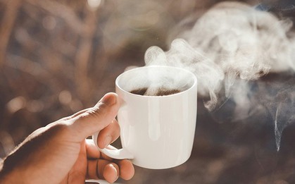 Hội đồng 23 chuyên gia cảnh báo: Loại nước thường thấy, rẻ hơn cả cốc trà đá, hóa ra gây ung thư nguy hiểm không kém rượu bia