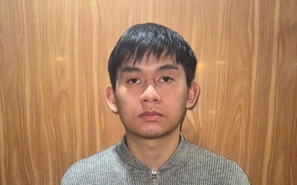 Phát hiện 14 lần giao dịch với tổng số tiền hơn 16 triệu đồng trong một ngày, Công an khởi tố thanh niên SN 2006 ở Hà Nội