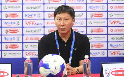HLV Kim Sang-sik: Sẽ kiểm tra lại cân nặng của Xuân Son