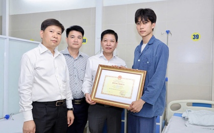 Bộ GD&ĐT khen thưởng đột xuất nam sinh Bách khoa dũng cảm cứu người trong vụ cháy ở Lĩnh Nam