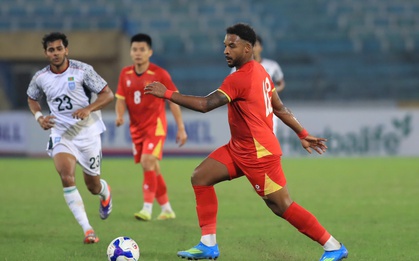 Xuân Son tăng 4kg, thể hình thế nào mà HLV Kim Sang-sik nói thẳng "di chuyển chưa tốt"