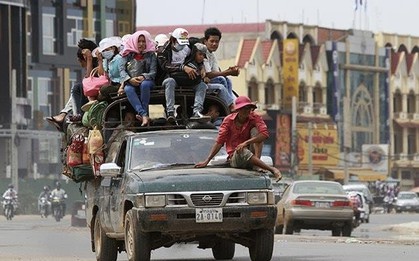 Quốc gia láng giềng Việt Nam bỗng dừng phạt vi phạm giao thông trên toàn quốc