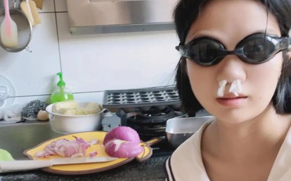 Tôi học được 8 mẹo bếp “không tốn 1 đồng” từ mẹ và nhận ra tiết kiệm đôi khi bắt đầu từ những điều rất nhỏ